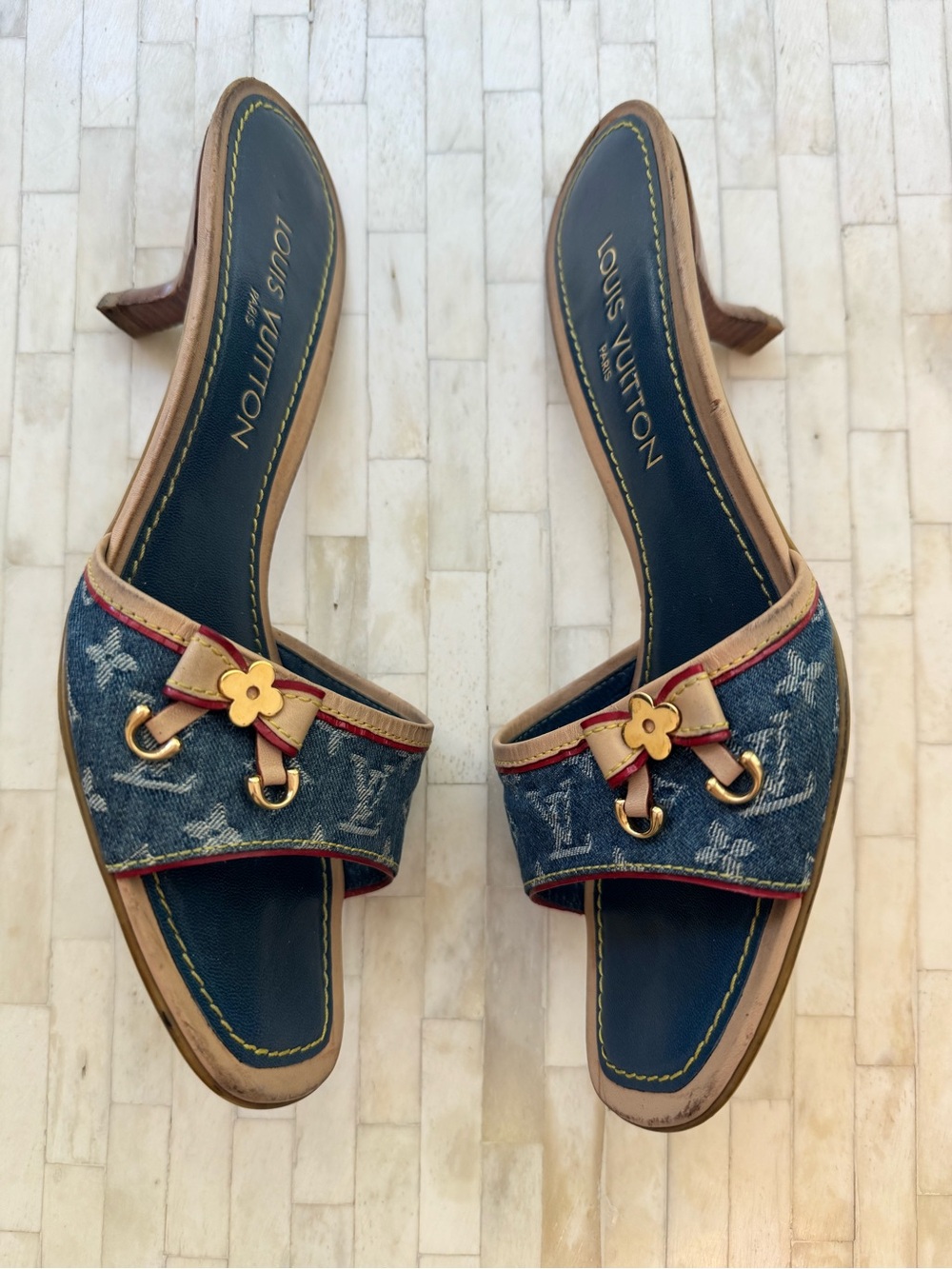 Louis Vuitton Vintage Monogram Blue Denim Charm Leather Bow Mules Kitten Heels - Picture 3 of 6
